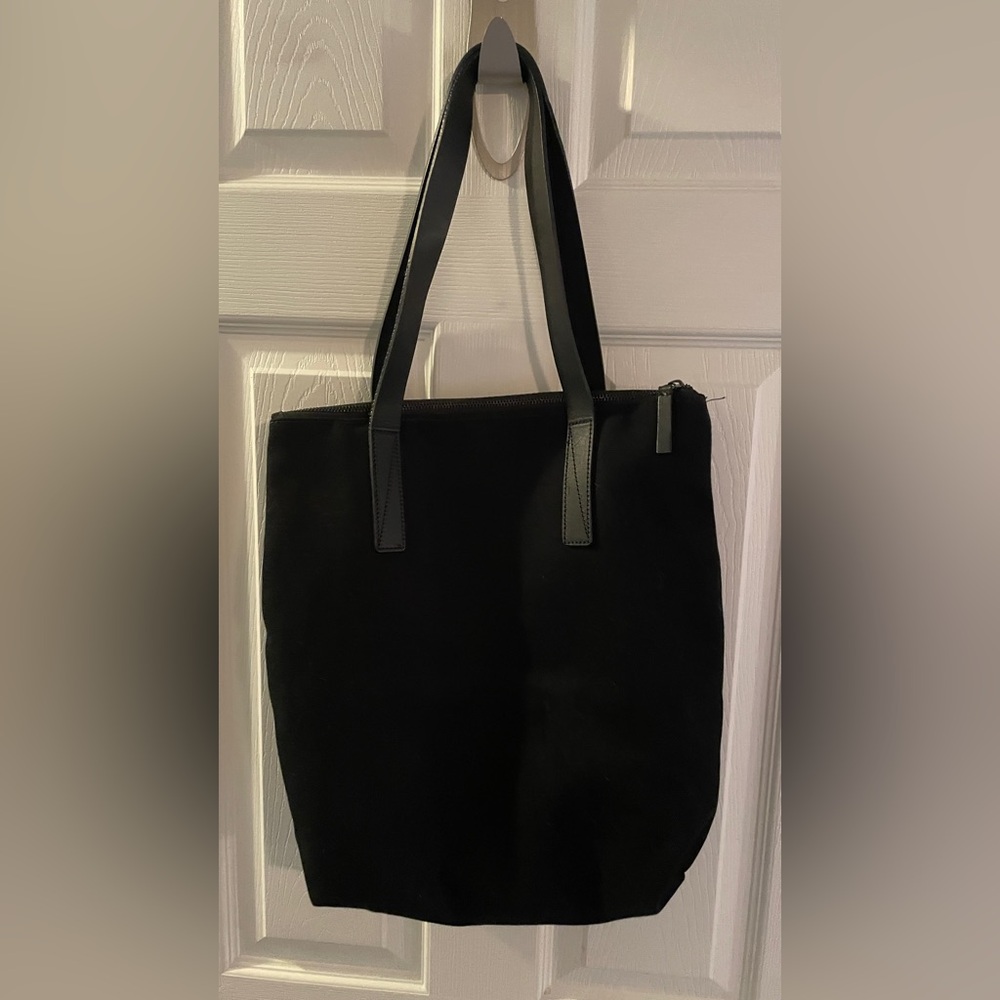 Everlane black canvas tote with leather straps